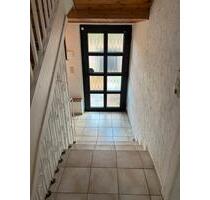 Doppelhaushälfte mit großer Halle in Arnstein zu verkaufen