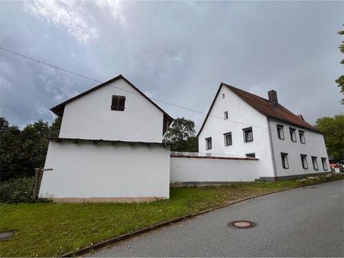 Foto - EinfamilienhausBauernhaus mit großem Grundstück, Scheune & Stall