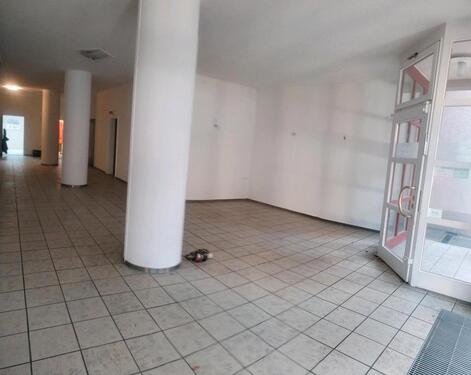 Foto - Café, Ausstellungsfläche, Läden ca. 130 m2
