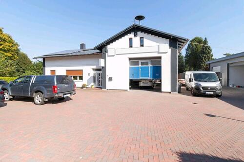 Foto - Vielseitig nutzbare Immobilie mit Wohnhaus und 2 Gewerbehallen