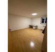 Mietwohnung mit Terasse und Stellplatz 800 kalt + Nebenkosten - Schernfeld Birkhof