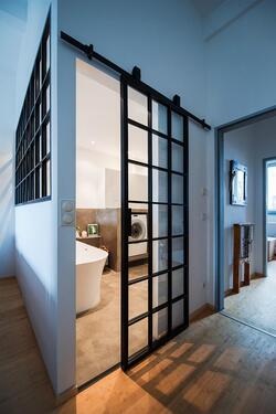 Foto - Raumgefühl neu erleben – exklusiv saniertes Loft mit 3,5 Zimmern