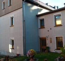 Schöne 2 Raum-Wohnung mit optionalen Stellplatz zu vermieten - Gößnitz