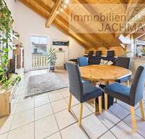 Sonnige 3-Zimmer-Dachgeschosswohnung mit zwei Balkonen in ruhiger Wohnlage in 94327 Furth bei Bogen