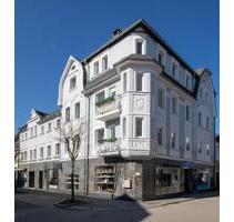 VERMIETUNG: Großzügige, Helle 4-Zimmer-Wohnung in Rehau, nahe Bahnhof.