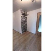 Helle Dachgeschosswohnung in Burglauer – 3 Zimmer mit Balkon