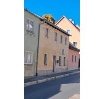 Renovierungsbedürftiges Haus mit Garage in Schönsee zu vermieten