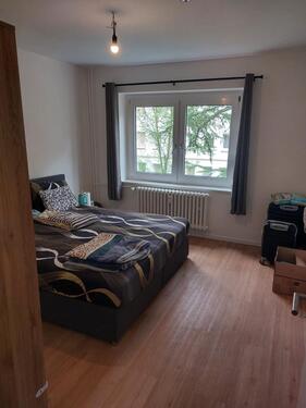 Foto - UNTERMIETEN (5-6 Monate): Möblierte 2-Zimmer-Wohnung mit Balkon i