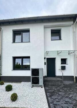 Foto - Kernsaniertes Reihenmittelhaus in Mainz-Mombach – ohne Makler