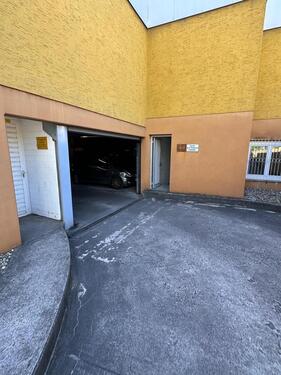 Foto - Tiefgarage zu vermieten – 105 €Monat, sichere Parkmöglichkeit