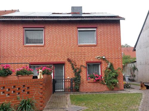 Foto - Einfamilienhaus mit Nebengebäude direkt in Oebisfelde