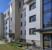 Moderne 3-Zimmer-Etagenwohnung mit Laminat und großem Balkon in Wolfsburg