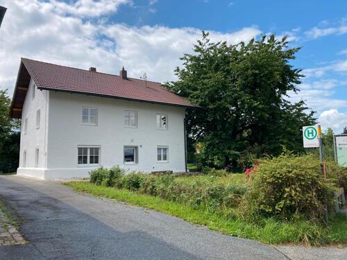 Foto - Frisch renoviertes Haus mit großem Garten