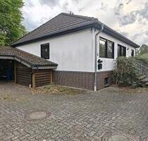 Bungalow mit Pool + Carport, ruhige Lage - Barwedel 90m²