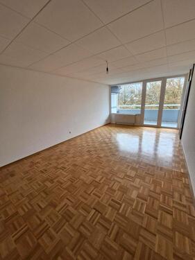 Foto - Frisch renovierte 3ZKB-Etagenwohnung mit Blick ins Grüne