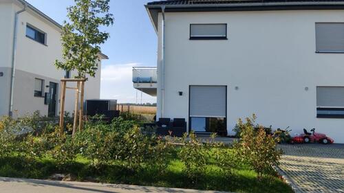 Foto - Moderne 3‑ZKB‑EG Wohnung mit großer Terrasse & Garten – Gochsen