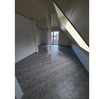 Dachgeschosswohnung, 3 Zimmer - 1.000,00&nbsp;EUR Kaltmiete, ca.&nbsp; 80,00&nbsp;m&sup2; in Wettenberg (PLZ: 35435)