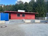 Foto - Imbiss in zentraler Lage und großer Parkfläche zur Miete