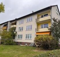 Fernsicht inklusive - 3 Zimmer, Küche, neues Bad & Balkon in Baunatal - frei ab 01.12.2025