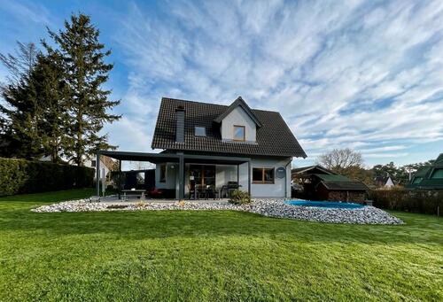 Foto - Einfamilienhaus mit Pool + Gästehaus in Ückeritz zu verkaufen
