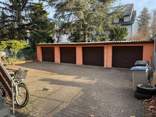 Foto - abschließbare Einzelgarage im Innenhof