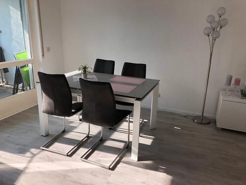 Foto - Helle, gepflegte 2,5-Zimmer-Wohnung mit Südwestbalkon