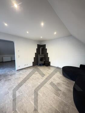 Foto - Schwarzenbach: DG-Wohnung mit Balkon & Kamin