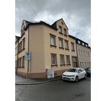 Großes Sanierungsbedürftiges Haus mit Potenzial für 3 Wohneinheit - Rehau