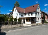 Foto - Einfamilienhaus Haus mit Scheune, Carport und großer Pergola