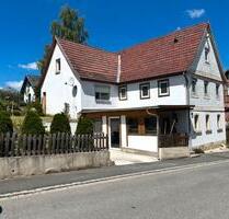 Einfamilienhaus Haus mit Scheune, Carport und großer Pergola - Ebersdorf bei Coburg