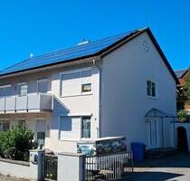 Großzügiges Haus mit ca. 190 m², Garten, Balkon und Garage in Deg - Deggendorf