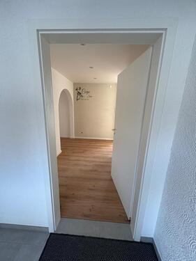 Foto - Neu renovierte grosse 4 Zimmer Wohnung zu vermieten