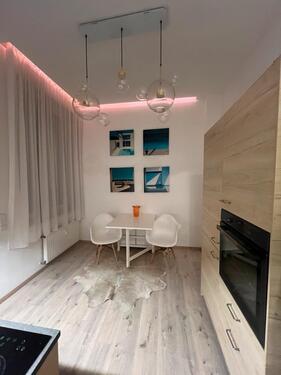 Foto - Stilvolles möbliertes 1-Zimmer-Apartment mit großer Terrasse