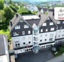 SCHADE IMMOBILIEN - Helle 2-Zimmerwohnung mit Balkon und Einbauküche! Zentrale Lage von Lüdenscheid!