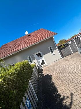 Foto - Einfamilienhaus mit Pool&Garten zur Miete