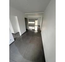 Kernsanierte 3-Zimmer Wohnung - 1.100,00&nbsp;EUR Kaltmiete, ca.&nbsp; 78,00&nbsp;m&sup2; in Laatzen (PLZ: 30880)