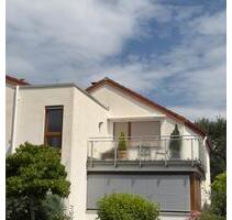Traumwohnung am Feldrand: 118 m² mit Burgblick & Extra-Souterrain - Ladenburg