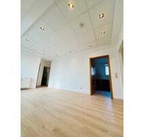 3-Zimmer Dachgeschoss-Maisonette 75m²| möbiliert | Parkplatz - Zwenkau