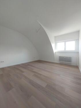 Foto - 3 Zimmer Dachgeschoßwohnung zur Miete in Frankfurt am Main