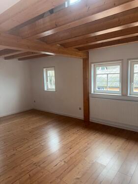 Foto - Dachgeschoss- Wohnung, 70 qm, 2 Zimmer, Galerie, Gäste WC