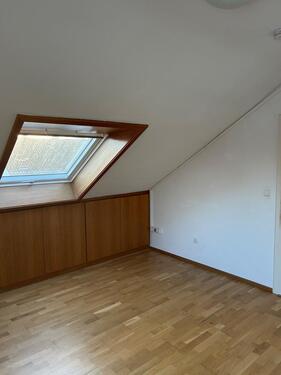 Foto - 1 Zimmer Dachgeschoßwohnung zur Miete in Karlsruhe