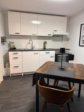 Foto - Modern möblierte 2 Zimmer Whg mit Balkon Küche in HX-Brenkhausen