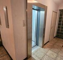 Neue sanierte 2,5-Zimmer-Wohnung mit Aufzug in Duisburg-Duissern