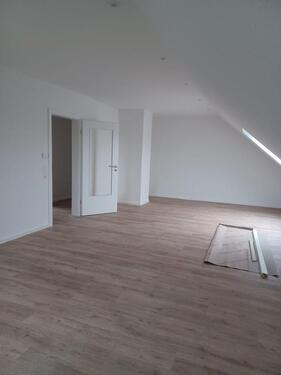 Foto - Erstbezug nach Modernisierung: Große 3-Zimmer-Whg. mit EBK & Fußbodenheizung!