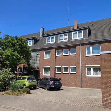 Foto - Geräumige 4-Zimmer-Wohnung mit Balkon in gepflegter Wohnanlage!