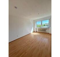 Blick zum Stadtturm: 3-Zimmer Whg. in Straubinger Westen mit EBK
