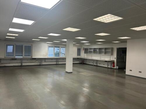 Foto - Büro - Lager - mit 60m²- 139m² - 172m² - 320m², in Deggendorf