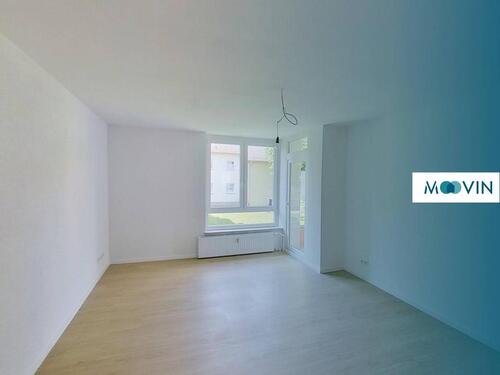 Foto - ** Helle und geräumige VOLLRENOVIERTE 4-Zimmer-Wohnung mit BALKON in Roding! **