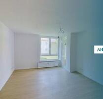 ** Helle und geräumige VOLLRENOVIERTE 4-Zimmer-Wohnung mit BALKON in Roding! **