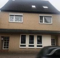 Wohn- und Geschäftshaus - 160.000,00&nbsp;EUR Kaufpreis, ca.&nbsp; 200,00&nbsp;m&sup2; in Brakel (PLZ: 33034)